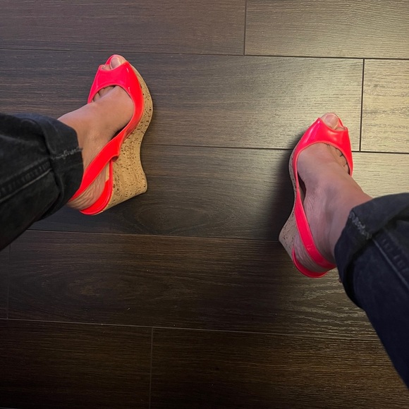 ❌Sold❌Louboutin wedges fushia - Picture 11 of 15